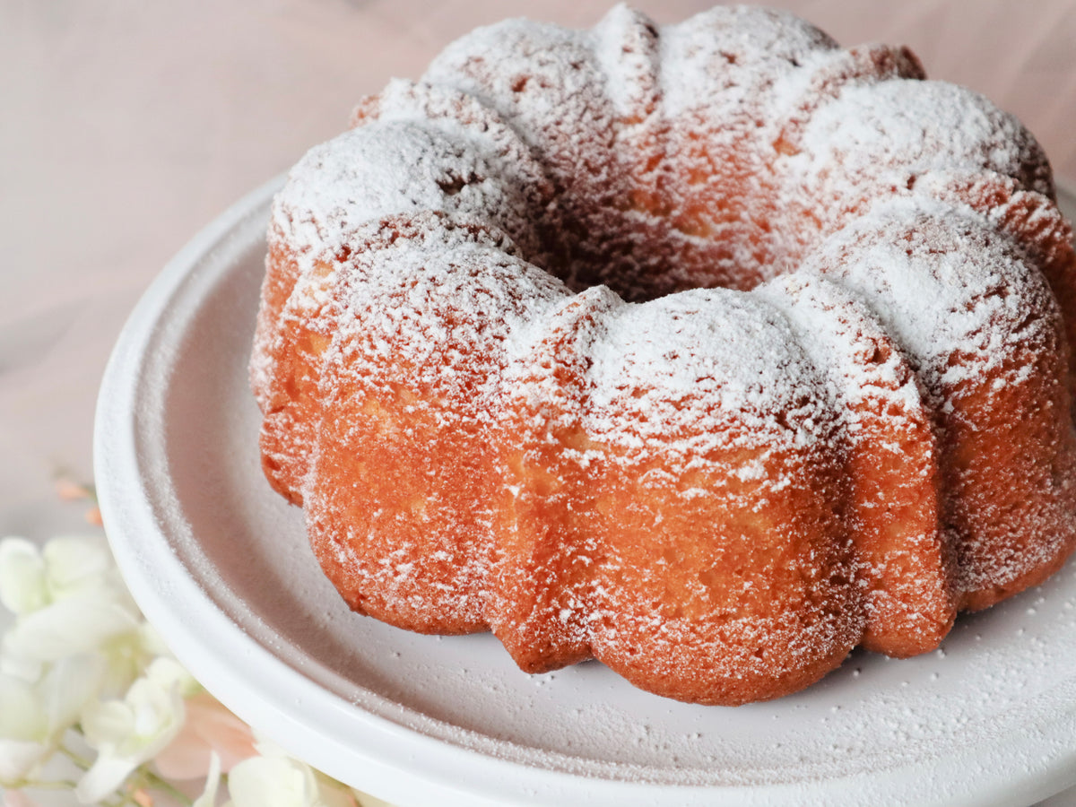 Polish bras  Two cakes on a plate